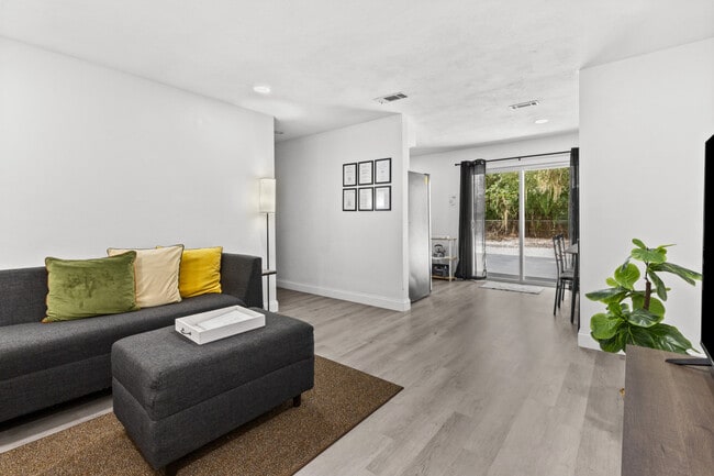 3204 NW 10th St unit ID1359128P, Gainesville, FL 32609 - photo 3