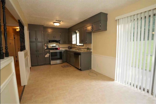 6514 Lago Cir, Shreveport, LA 71119 - photo 2