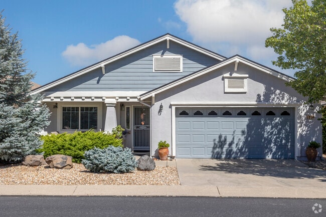 Smaller homes in Prescott Lakes feature details to make each home unique.