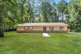 7015 Russwood Ln E, Mabelvale, AR 72103