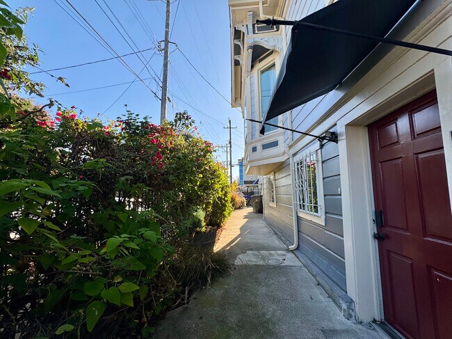 1054 24th St unit A, Oakland, CA 94607 - photo 6