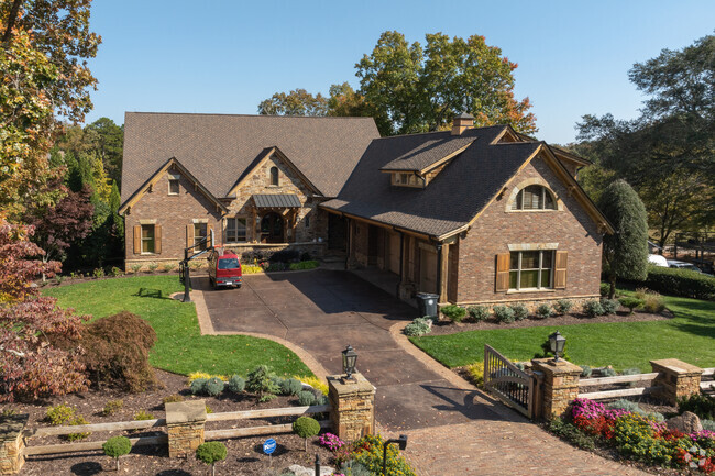 Larger houses in Rievrside South can cost up to $1 million dollars.