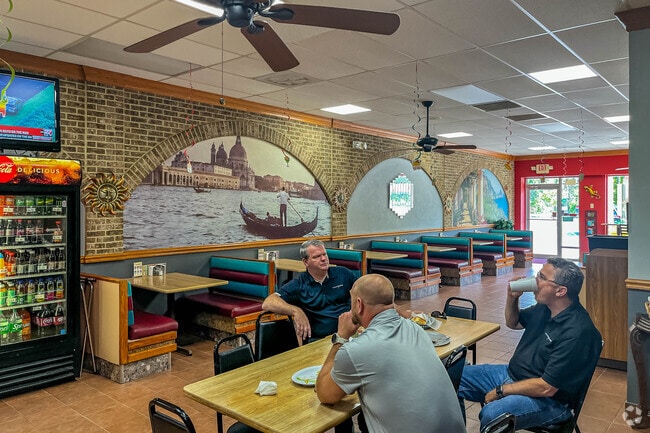 Enjoy a meal with friends at Right Pizza in Colonial Park North.
