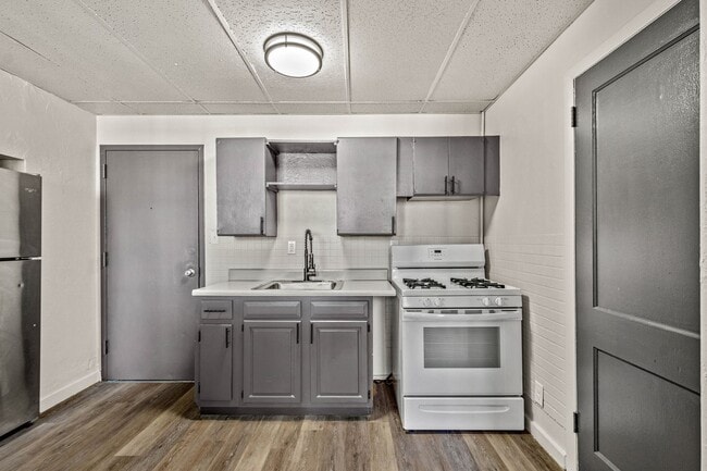 Gladden Building, Mc Donald, PA 15057 - photo 2