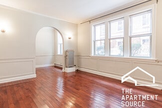 544 W Surf St, Chicago, IL 60657