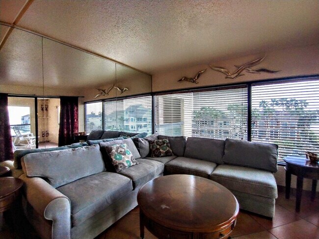 Landfall Towers unit ID1255595P, South Padre Island, TX 78597 - photo 2