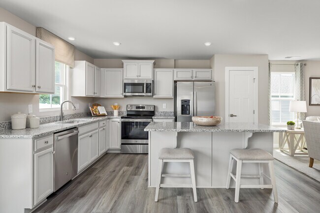 At The Meadows at Hollybrook, you choose from the latest styles and trends to create the home you’ve been dreaming of.