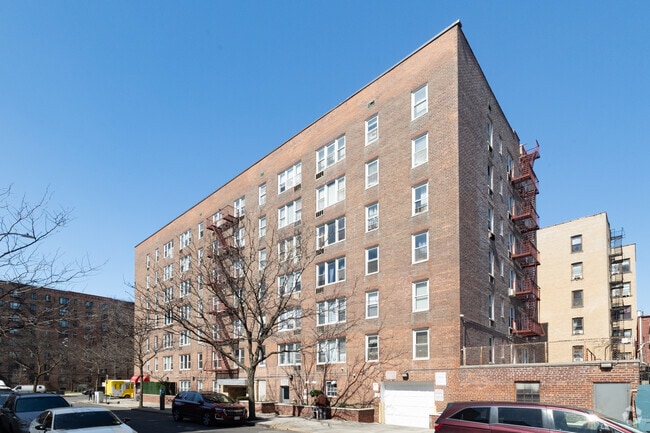 Apartment building in Parkchester, The Bronx