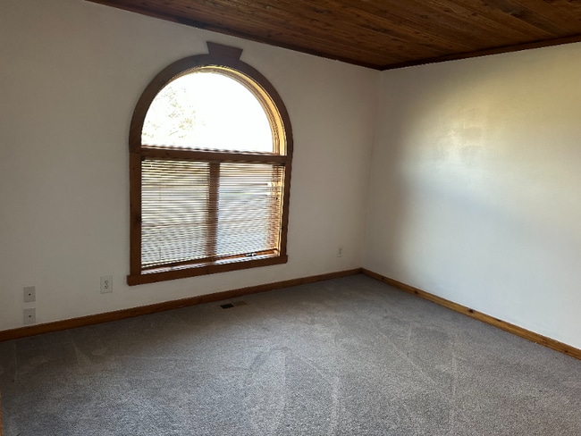 5963 W Chadwick Rd, Dewitt, MI 48820 - photo 7