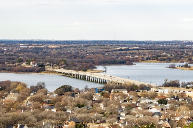 With efficient routes and minimal traffic, commuting from Little Elm to Dallas is a breeze.