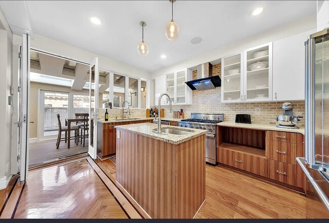 32 E 74th St unit 2, New York, NY 10021 - photo 2