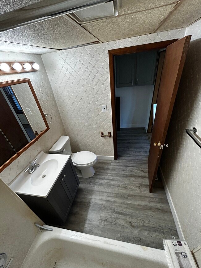 106 Warsaw St unit 106 Warsaw Unit 2, La Porte, IN 46350 - photo 5