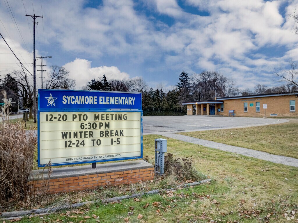 Sycamore Elementary School, Signage