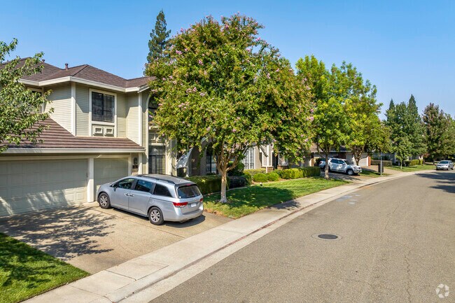 Rows of craftsman style homes are the normal architecture in Gold River.