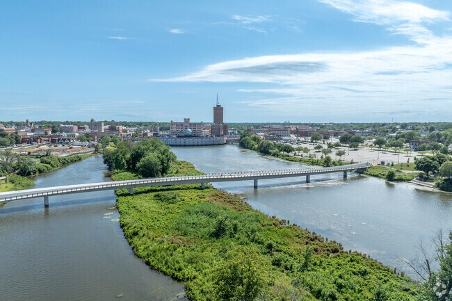 Residents of McCarty Burlington are a short walk from the large downtown area.