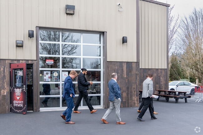 Residents of Mount Vista often enjoy the Hazel Del Restaurants, just minutes away.