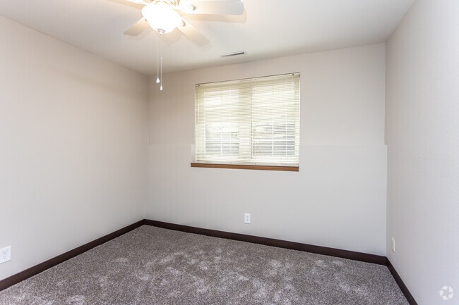 420 S 4th St, Ames, IA 50010 - photo 5