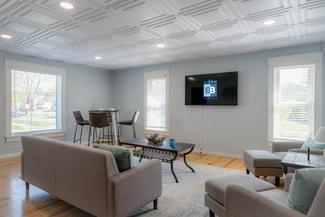 430 Lyon St, South Haven, MI 49090