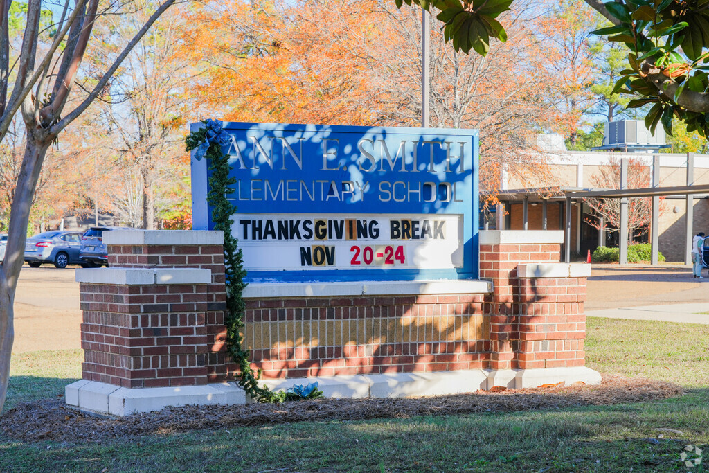 Ann Smith Elementary School is a highly rated, public school located in Ridgeland, Ms.