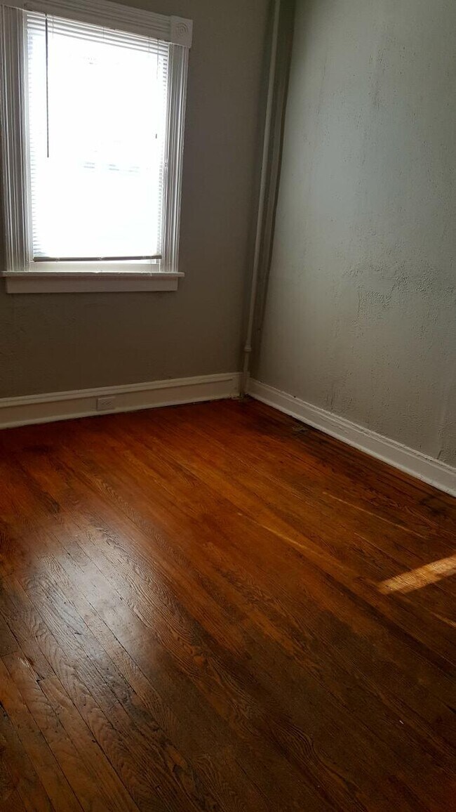 1429 Tamm Ave unit 1st floor South, Saint Louis, MO 63139 - photo 3