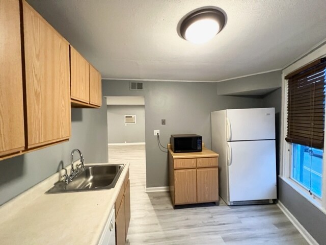 3110 Chartiers Ave unit 2, Pittsburgh, PA 15204 - photo 3