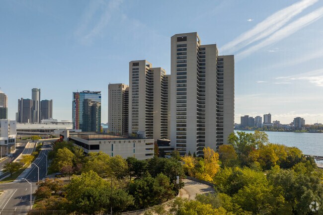 The Riverfront Towers are conveniently located right next to the city and boast fantastic views.