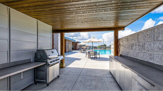 Eagle Ridge Amenity BBQ Area 2of2