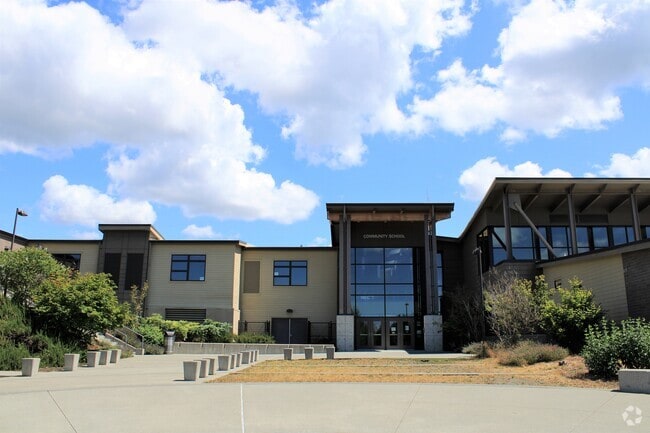Community Elementary School is in the Central Houghton neighborhood of Kirkland.