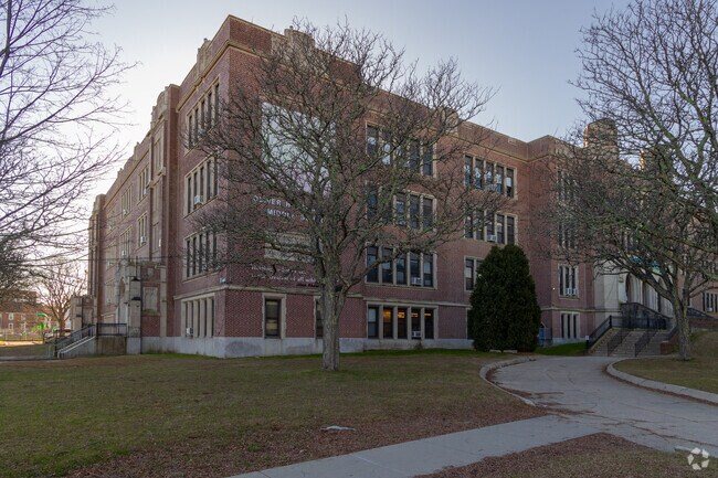 Side view of Oliver Hazard Perry Middle School in Hartford, Providence, RI.
