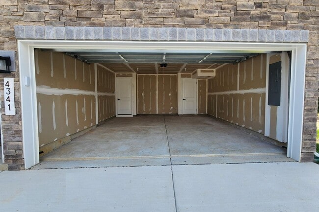 4341 Reusch Cir, New Castle, DE 19720 - photo 3