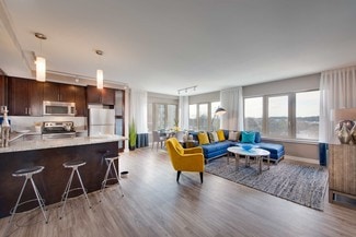 301 W Broad St, Falls Church, VA 22046