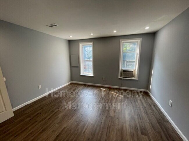 1152 Market St unit 1152 Apt 2, Harrisburg, PA 17103 - photo 5