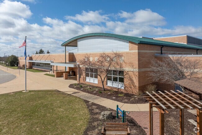 Mount Horeb Intermediate School serves grades 3-5.