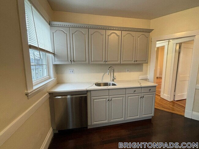 44 Fairbanks St unit 3, Brighton, MA 02135 - photo 7