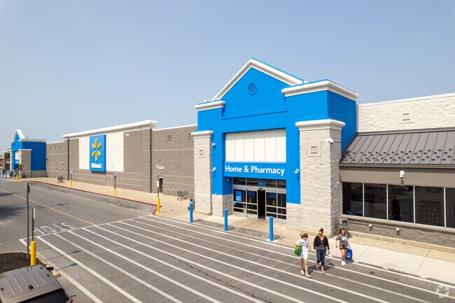 A Super Walmart provides convenient shopping to Northwest residents.