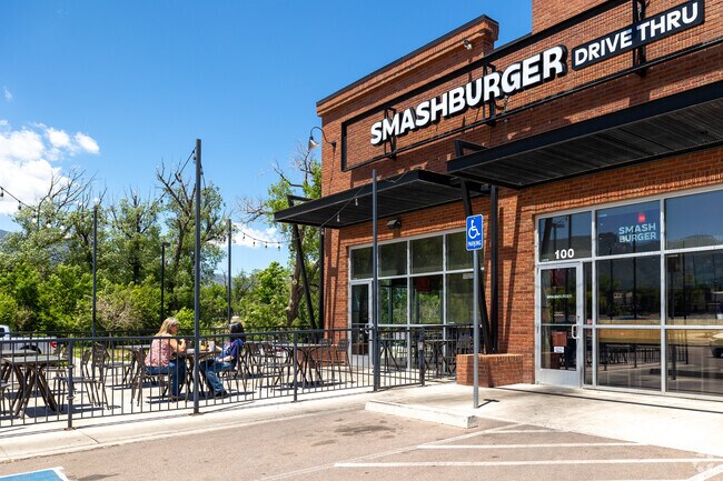 Sit outside and have a great burger at Smashburger in Stratton Meadows.