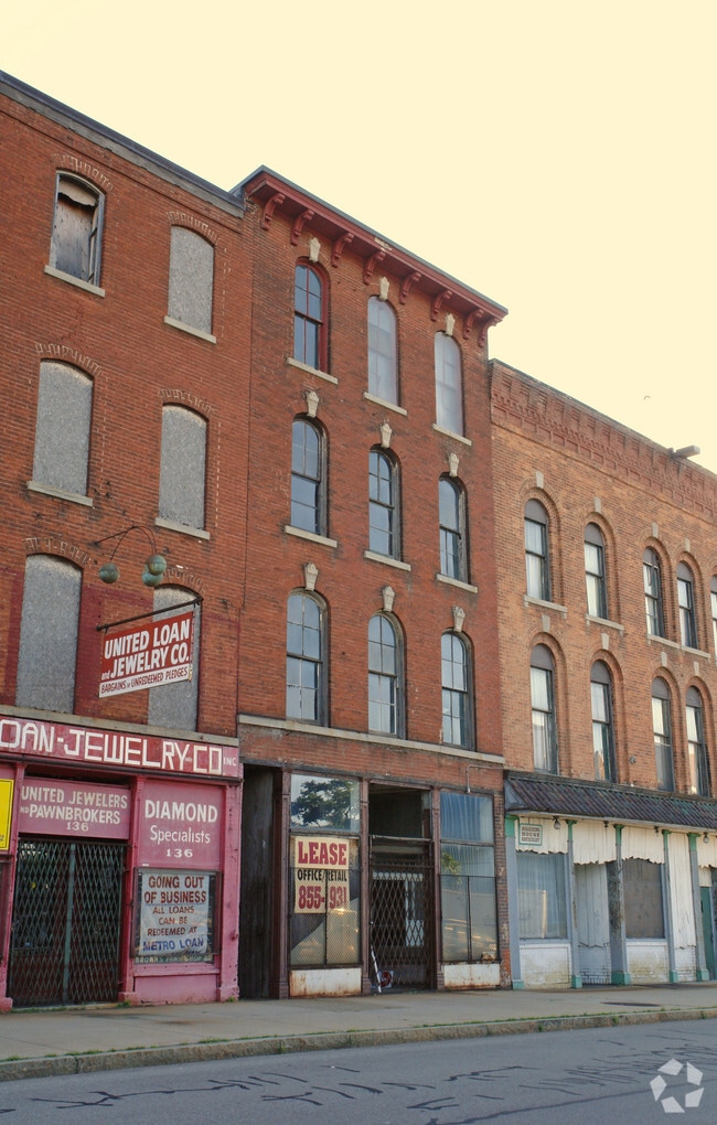 138 Seneca St, Buffalo, NY 14203