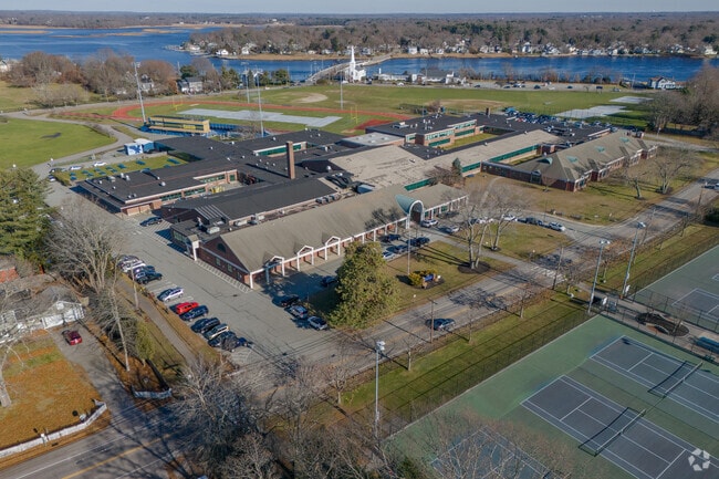 Barrington High School has a National Blue Ribbon School of Excellence rating.