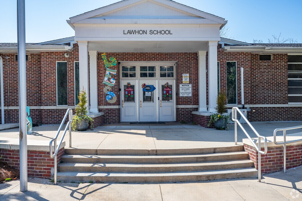 Students are ready to learn as soon as they walk through the door of Lawhon Elementary School.