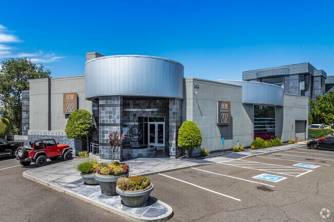 You can take your date out for a fine dining experience at View 202 near Reservoir.