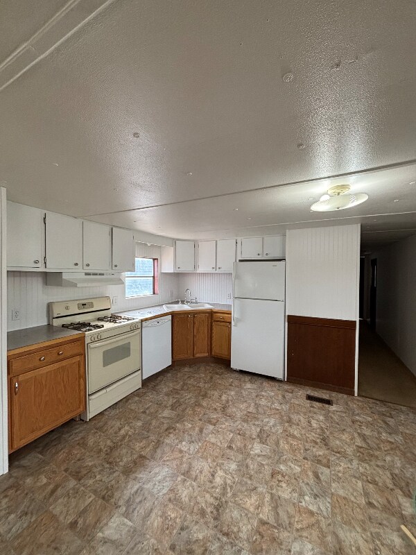 2260 Franklin St, Laramie, WY 82070