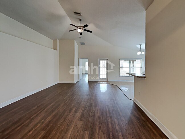 10710 Standing Stone Dr, Wimauma, FL 33598 - photo 5