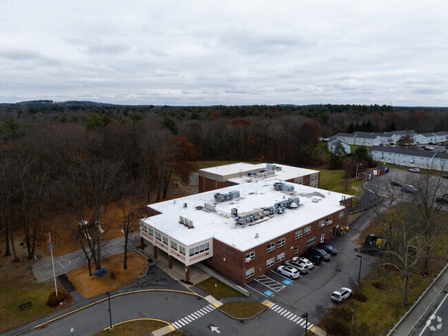 Lancaster Elementary School in Salem, NH serves grades K-5.