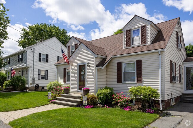 Quaint homes line many of the side streets in Austin Square.