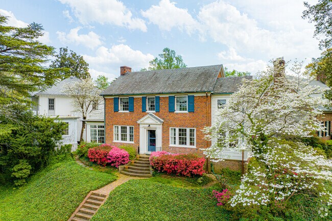 Colonial Homes Pedestal Westover Hills.