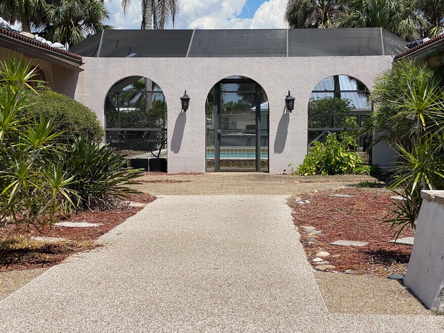 513 SE 24th Ave unit 3, Cape Coral, FL 33990 - photo 1