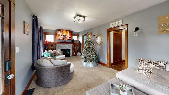 254 Christian Ave, Hubbard, OH 44425 - photo 3