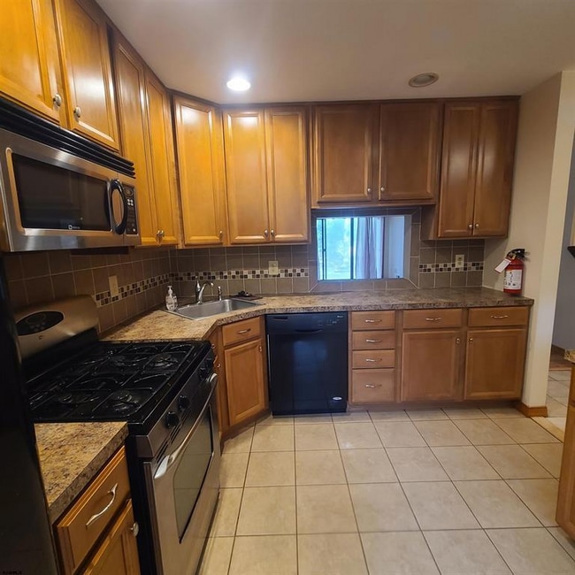 78 Cheshire Dr, Galloway, NJ 08205 - photo 3