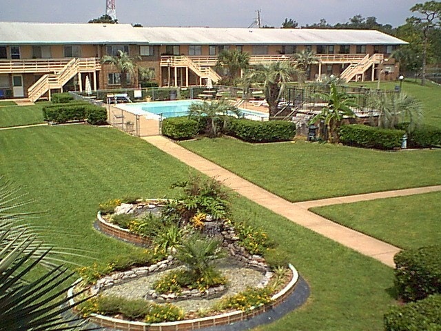 9 Eglin Pkwy NE unit Shalimar Rentals, Fort Walton Beach, FL 32548 - photo 1