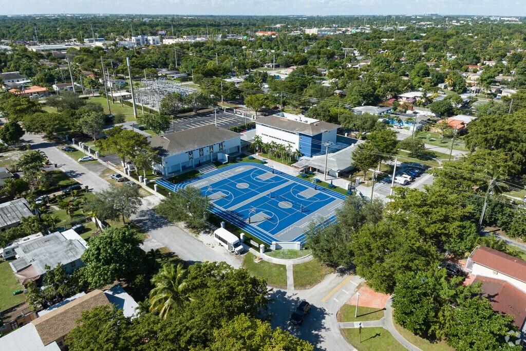 Aerial view of the Miami Union Adventist Academy.